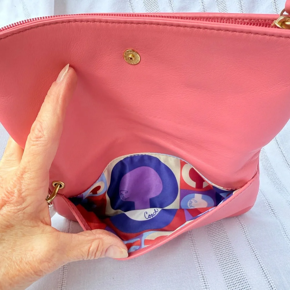 NWT Coach Punch Pink Leather Wristlet - Picture 7 of 15